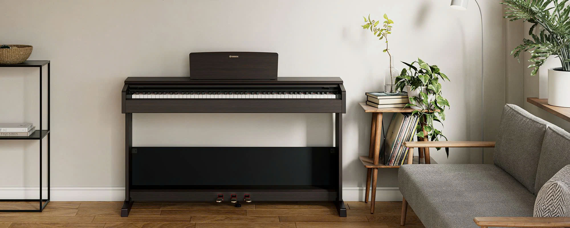 mua-piano-ydp105-chinh-hang-thanh-hoa.jpg